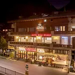 보 리바지 호텔 4*